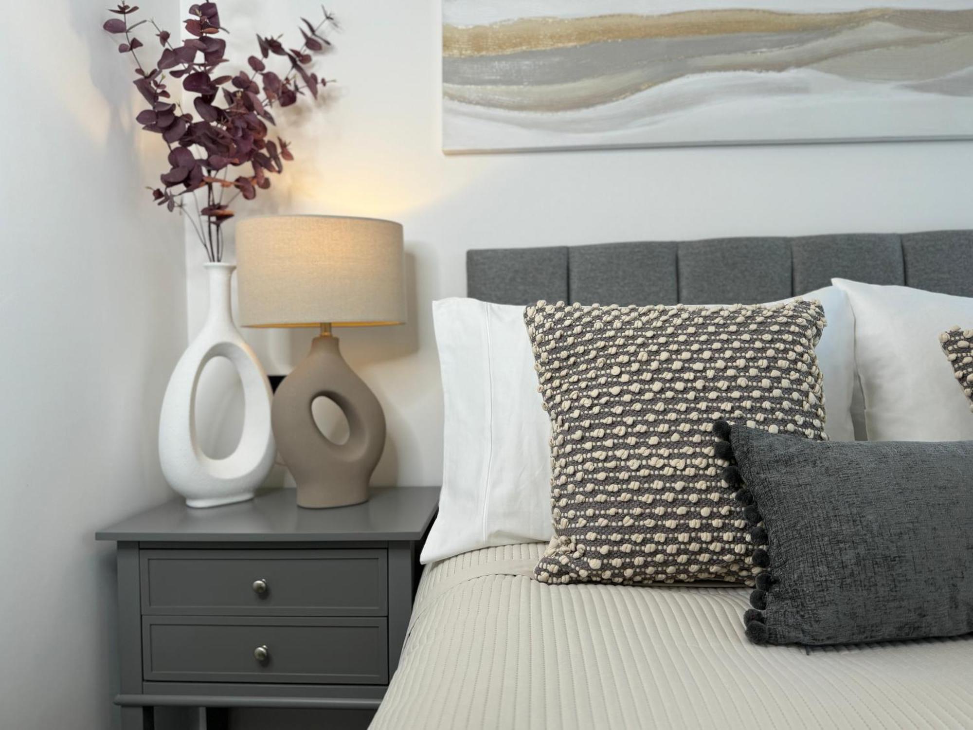 Modern One-Bedroom Apartment Swindon Exterior foto