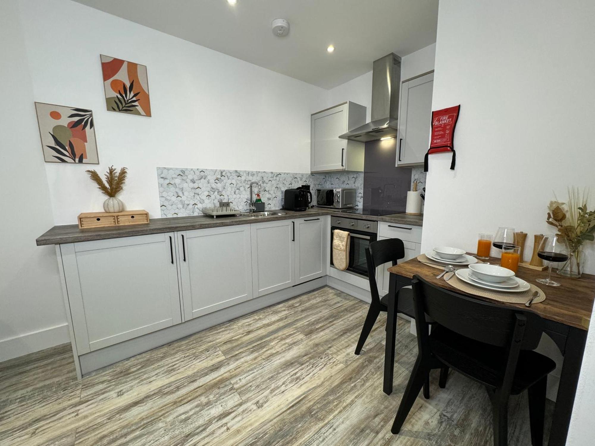 Modern One-Bedroom Apartment Swindon Exterior foto